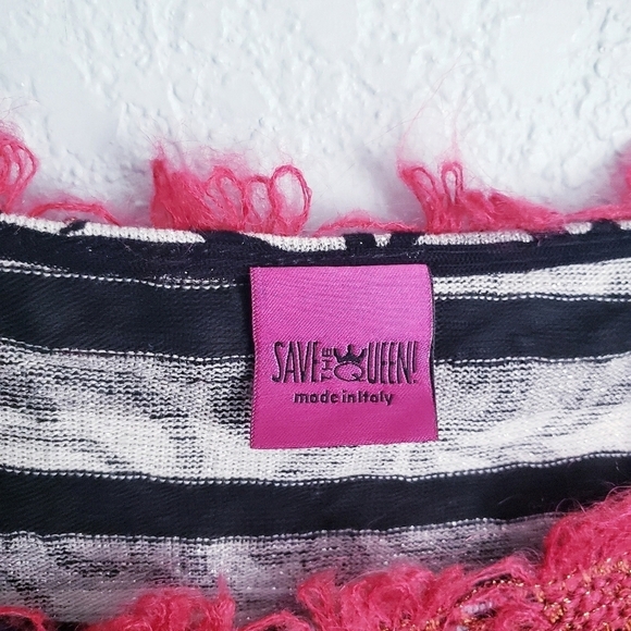 Save The Queen Red and Black Artsy Lightweight Sweater - Picture 5 of 9